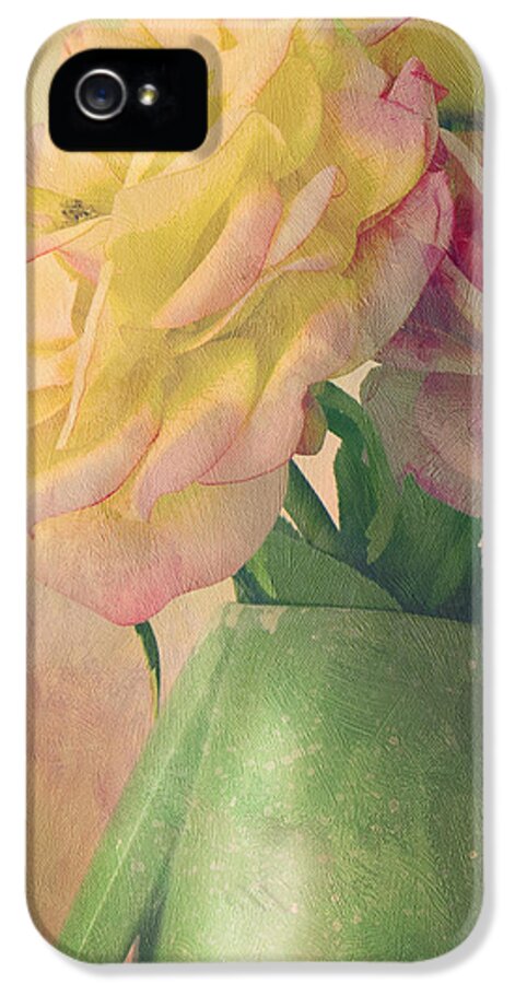 Floral iPhone 5 Case featuring the photograph Antique Roses by Theresa Tahara