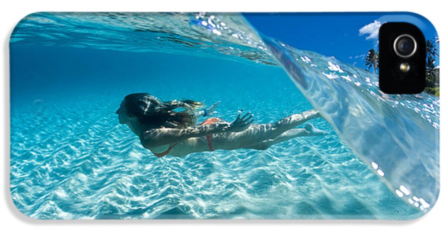Ocean iPhone 5 Case featuring the photograph Aqua Dive by Sean Davey
