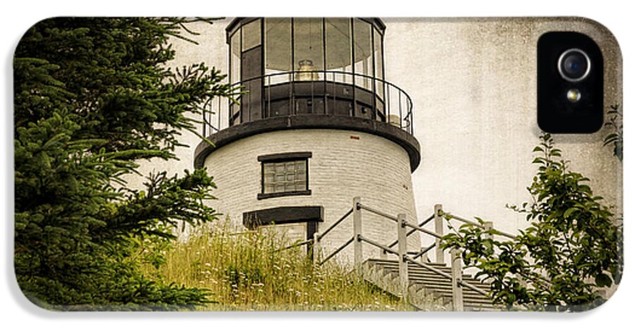 Lighthouse iPhone 5 Case featuring the photograph Owls Head Lighthouse by Joan Carroll