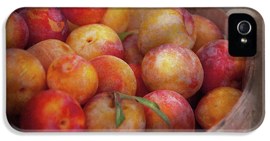 Hdr iPhone 5 Case featuring the photograph Food - Peaches - Farm fresh peaches by Mike Savad