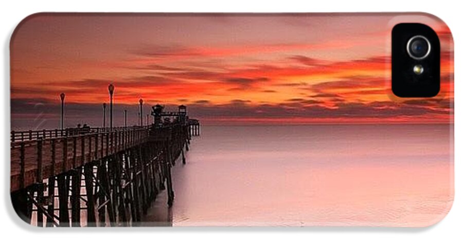 All_sunsets iPhone 5s Case featuring the photograph Long Exposure Sunset At The Oceanside by Larry Marshall