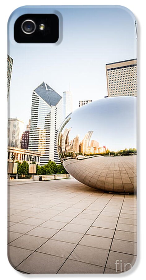 America iPhone 5s Case featuring the photograph Chicago Gloud Gate and Chicago Skyline Photo by Paul Velgos