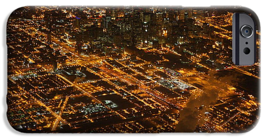 Chicago iPhone 6s Case featuring the photograph Downtown Chicago at night by Nathan Rupert