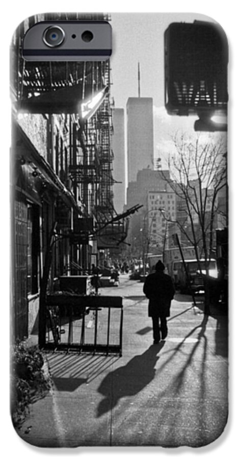 Manhattan iPhone 6s Case featuring the photograph Walk Manhattan 1980s by Gary Eason