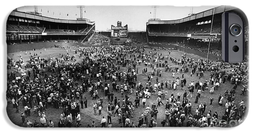 1957 iPhone 6s Case featuring the photograph New York: Polo Grounds #3 by Granger