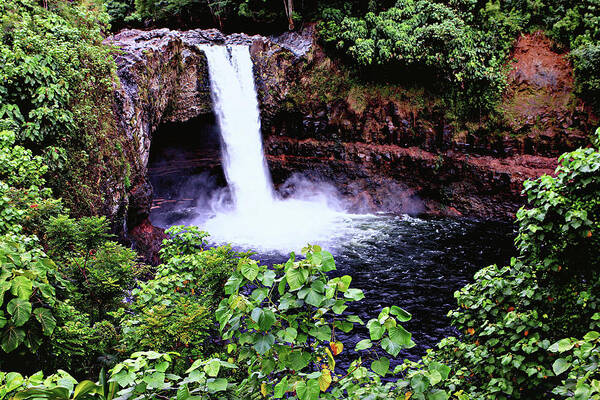 Usa.hawaii.rainbow Falls Poster featuring the photograph Rainboe Falls by Tom Prendergast