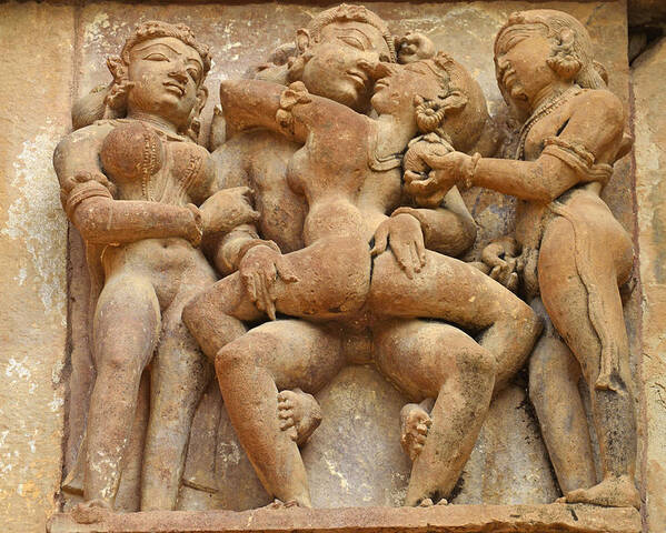 Featured image of post Romantic+Sculpture+Woman+Khajuraho - In the sculptures at khajuraho, women appear in various themes: