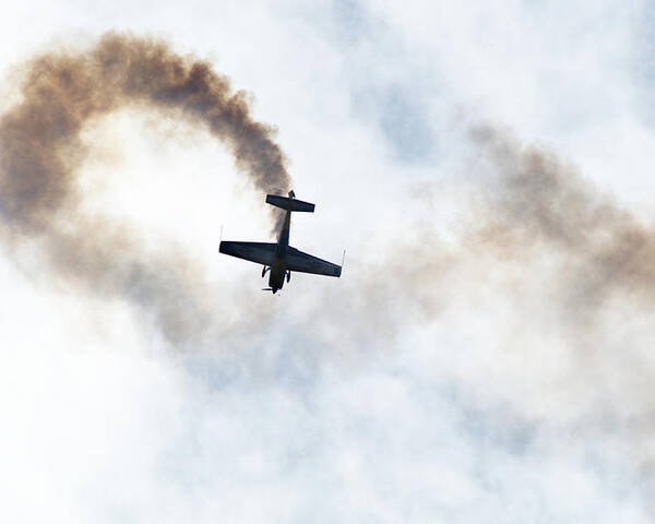 extra-300-aerobatic-plane-and-smoke-trai
