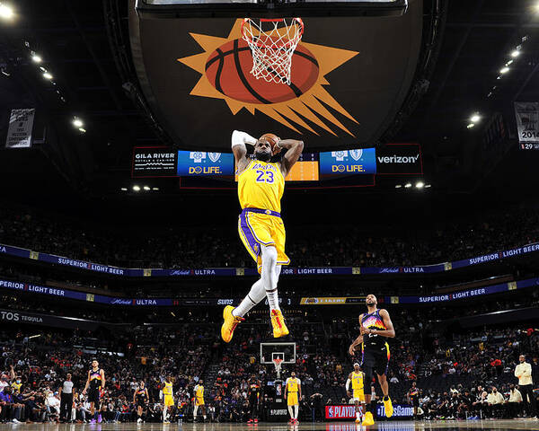 Funko Pop! Basketball NBA Phoenix Suns Chris Paul (City Edition Jersey)  Figure #132 - FW21 - US