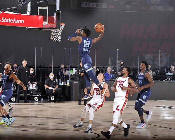 Nba Pro Basketball Poster featuring the photograph Memphis Grizzlies v Miami Heat by Joe Murphy