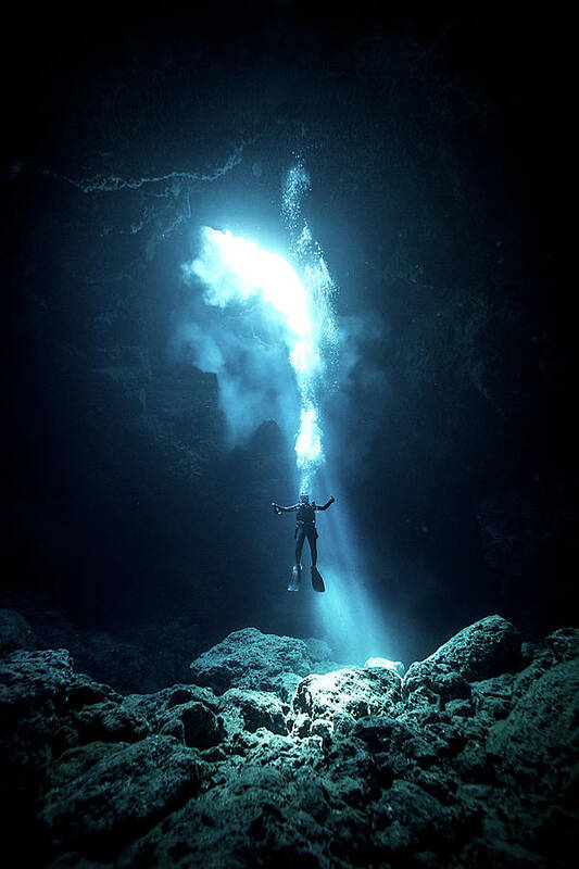 Scuba Poster featuring the photograph To The Heaven by Charlie Jung