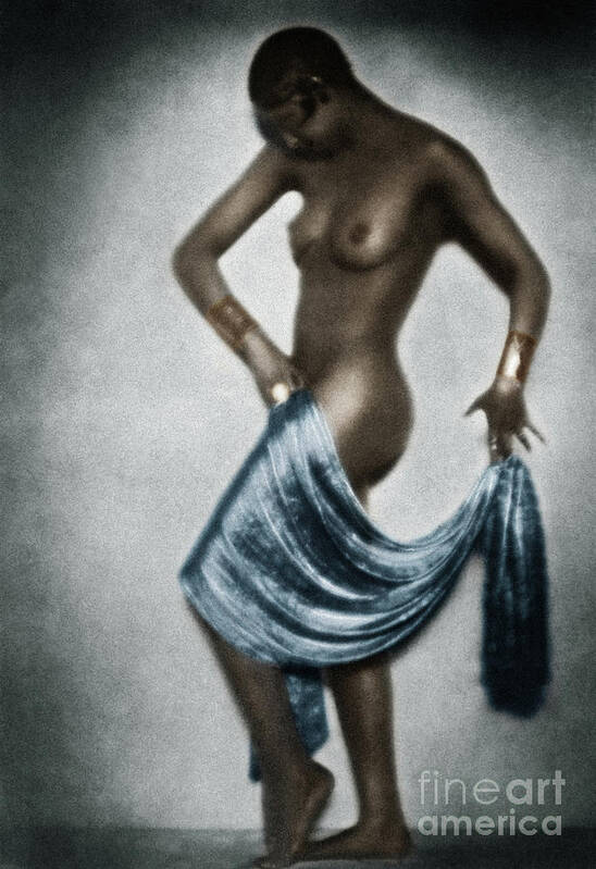 1929 Poster featuring the painting Josephine Baker by Granger