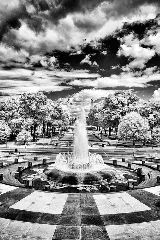 Dir-pa-0003-b Poster featuring the photograph Pa Capital Fountain Plaza by Paul W Faust - Impressions of Light