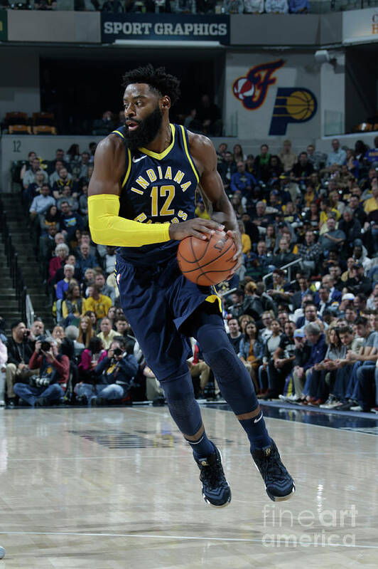 Tyreke Evans Poster featuring the photograph Tyreke Evans by Ron Hoskins