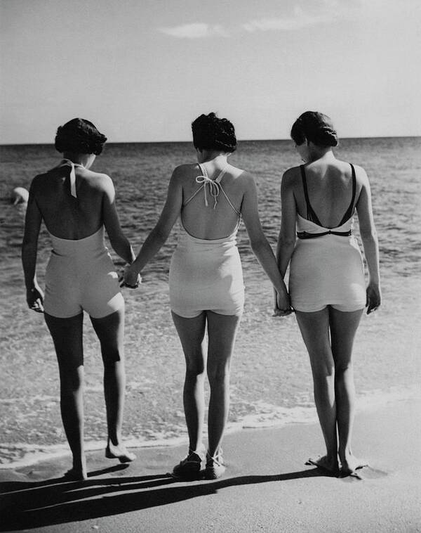 Fashion Poster featuring the photograph Models On A Beach by Toni Frissell