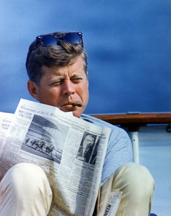 A　President　Everett　Poster　John　Pixels　Cigar　Kennedy　Smoking　by