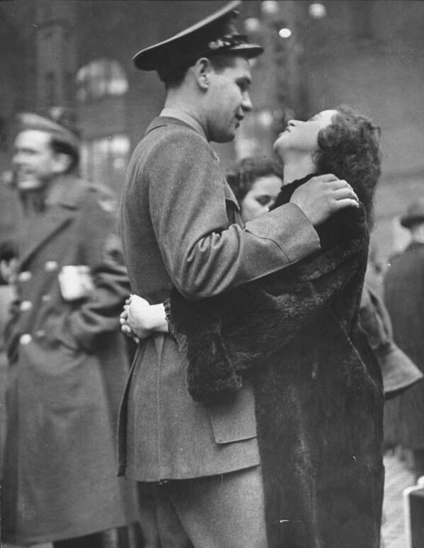 New York Poster featuring the photograph Soldier Saying Goodbye #1 by Alfred Eisenstaedt