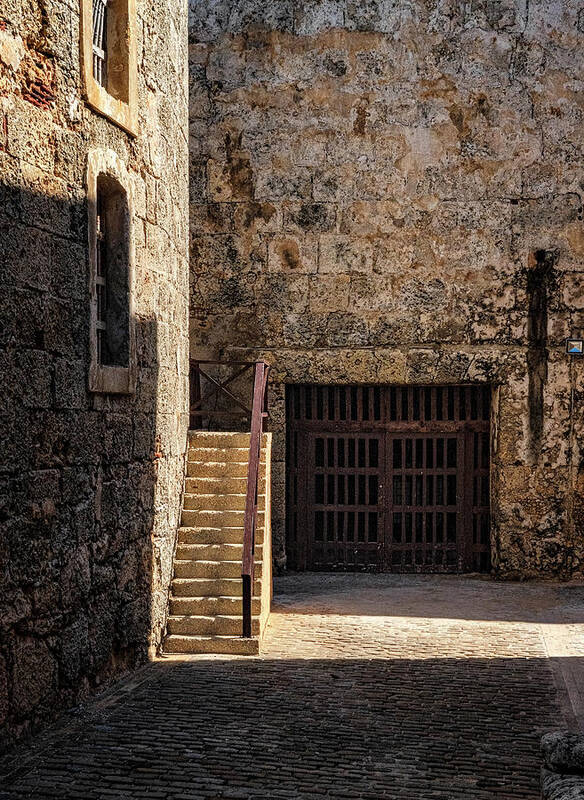 Havana Cuba Poster featuring the photograph Castle Stairs by Tom Singleton