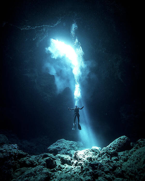 Scuba Poster featuring the photograph To The Heaven by Charlie Jung