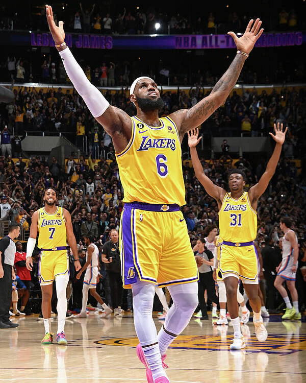LeBron James Los Angeles Lakers Fanatics Authentic Unsigned One Handed Dunk  Against Spurs Photograph