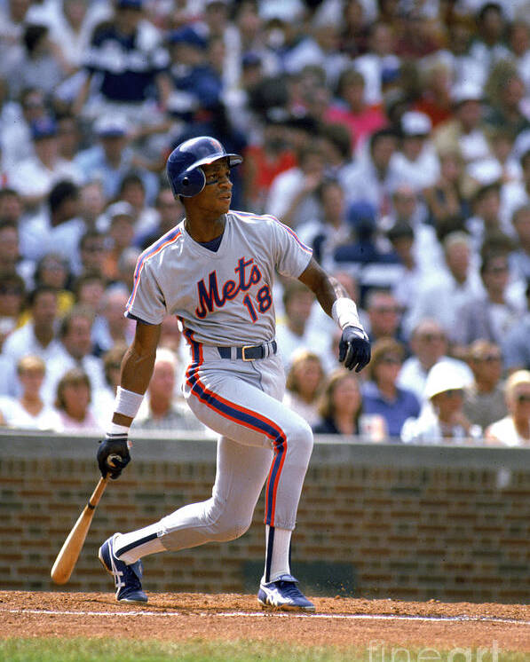 1980-1989 Poster featuring the photograph Darryl Strawberry by Ron Vesely