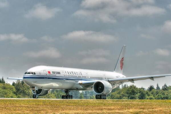 Boeing Poster featuring the photograph Air China 777 by Jeff Cook