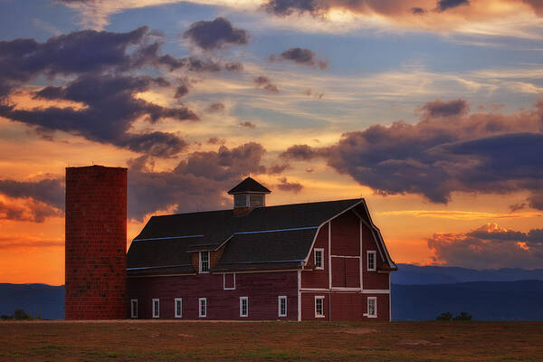 Barn Poster featuring the photograph Danny's Barn by Darren White