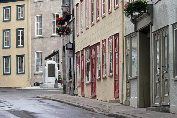 Rue De Jardiens Poster featuring the photograph Rue De Jardiens in Quebec City by Juergen Roth