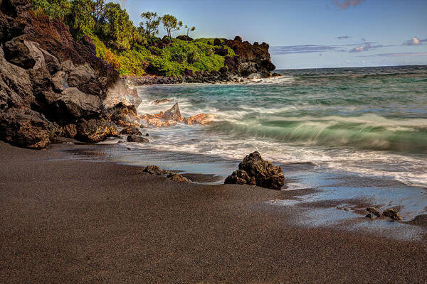 Maui Poster featuring the photograph Black Sand Beach Maui by Shawn Everhart