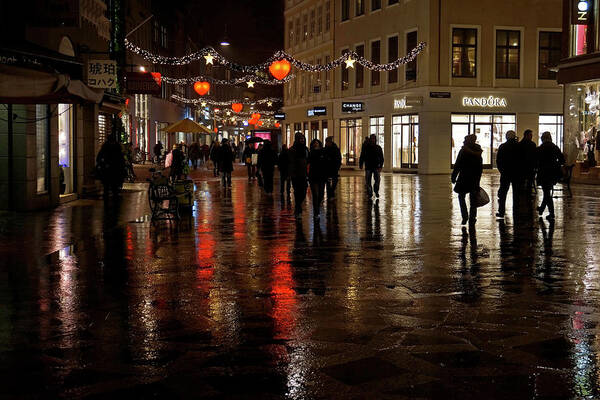 Christmas Poster featuring the photograph Christmas Shopping by Inge Riis McDonald