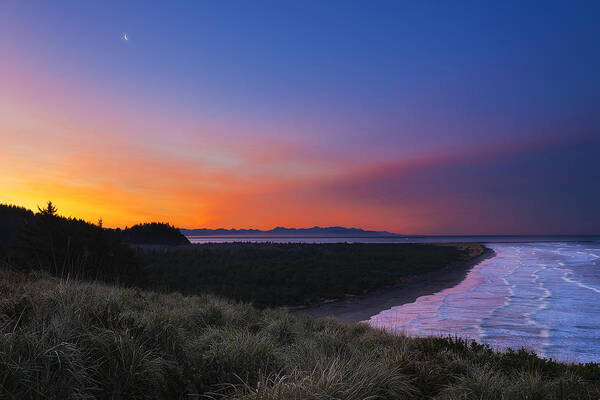 Washington Poster featuring the photograph Crescent Moon Sunrise by Ryan Manuel