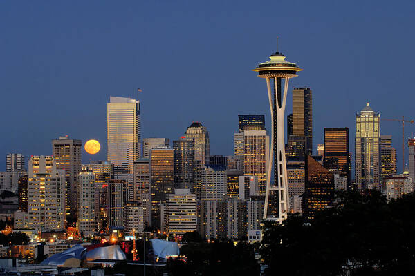 Seattle Poster featuring the photograph Full moon rising A059 by Yoshiki Nakamura