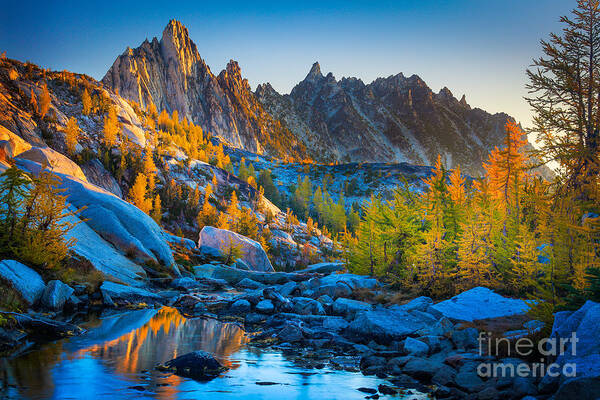 Alpine Lakes Wilderness Poster featuring the photograph Mountainous Paradise by Inge Johnsson