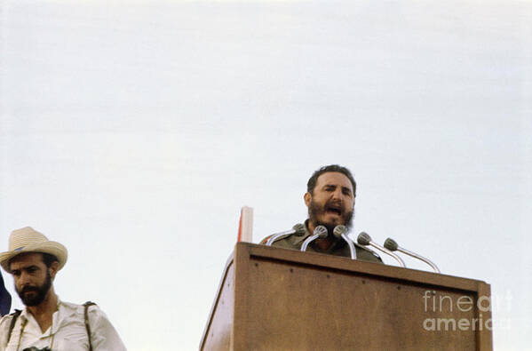People Poster featuring the photograph Fidel Castro Speaking At Podium #2 by Bettmann