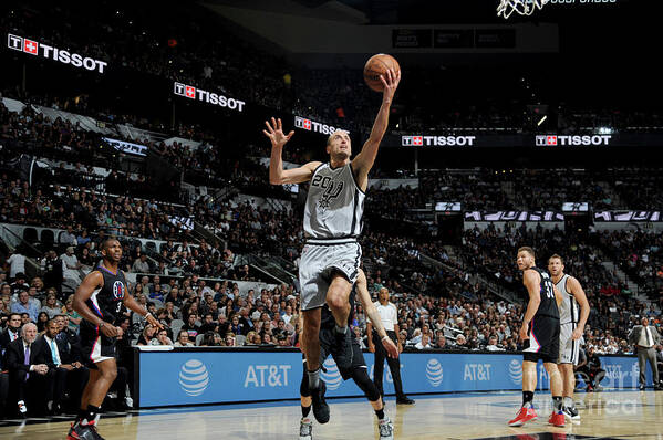 Manu Ginobili Poster featuring the photograph La Clippers V San Antonio Spurs #8 by Mark Sobhani