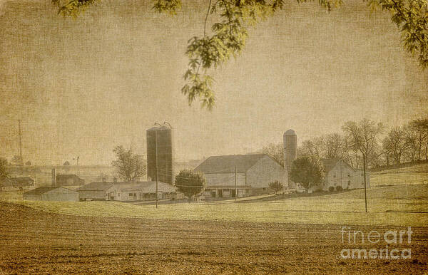 Pennsylvania Farm Poster featuring the photograph Pennsylvania Farmland by Dyle Warren
