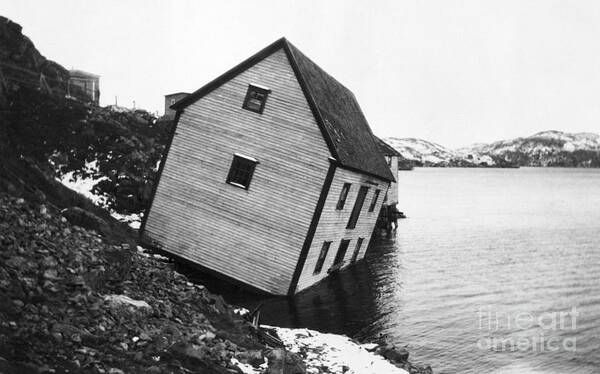 Tide Poster featuring the photograph Store Falling Into Ocean by Bettmann