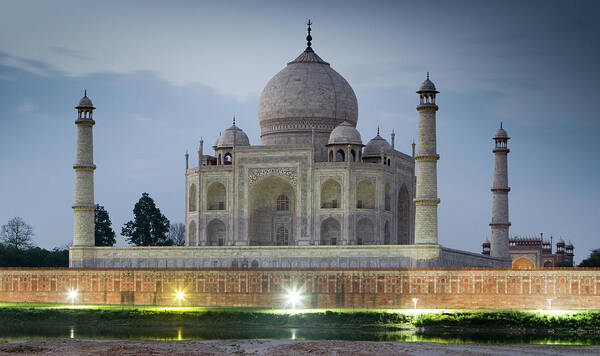 Dawn Poster featuring the photograph Taj Mahal At Dawn by Ian Gethings