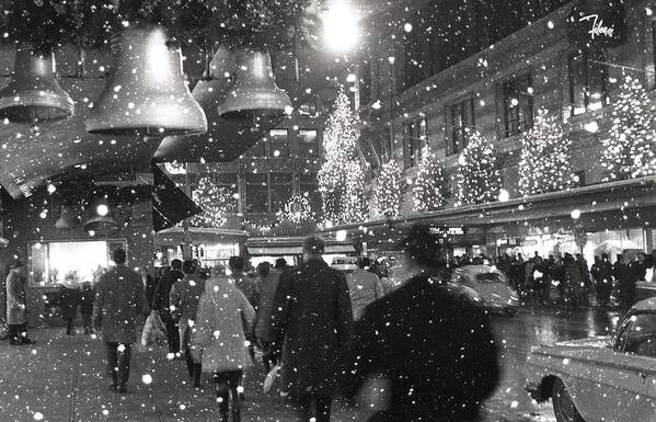 Cityscape Poster featuring the photograph Boston Christmas Shoppers by Russel Considine