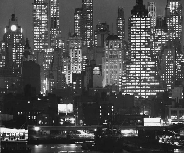 Horizontal Poster featuring the photograph New York City, New York #2 by Andreas Feininger