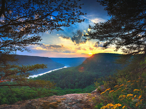 Chattanooga Poster featuring the photograph Sunset Over Edwards Point by Steven Llorca
