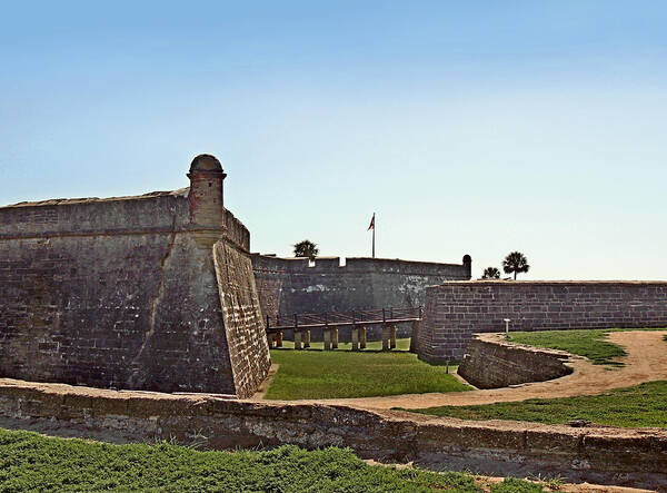 Castillo De San Marcos Poster featuring the photograph Old Fort, San Marcos by Gordon Beck