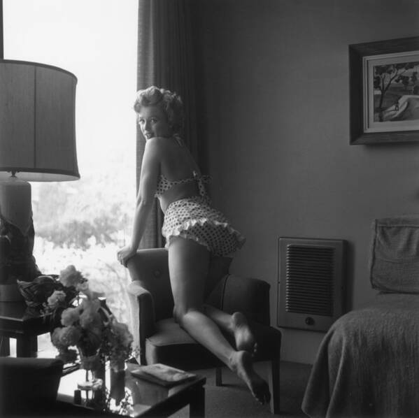 People Poster featuring the photograph Marilyns Room by Hulton Archive