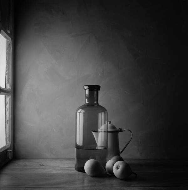 Still Life Poster featuring the photograph Some Pears by Luiz Laercio