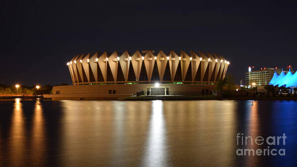 Hampton Coliseum at night by Ben Schumin