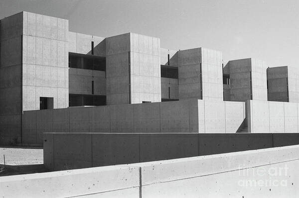 A Photographic Tour Of Louis Kahn's Salk Institute