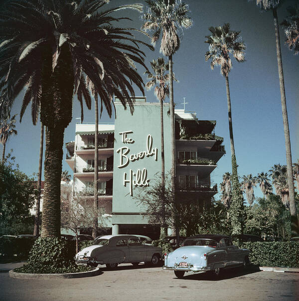 1950-1959 Art Print featuring the photograph Beverly Hills Hotel by Slim Aarons