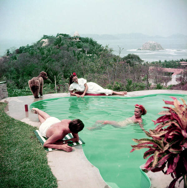 People Art Print featuring the photograph Del Rio By The Pool by Slim Aarons