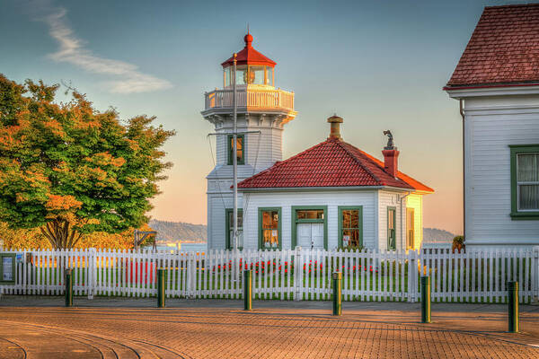 Mukilteo Art Print featuring the photograph Sunrise On The Lighthouse by Spencer McDonald