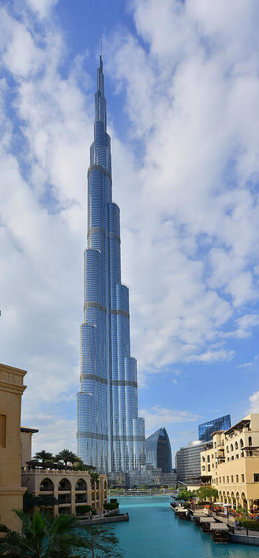 Burj Khalifa Art Print featuring the photograph Burj Khalifa by Dragan Kudjerski